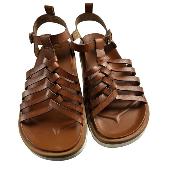 wonder nation Other - Wonder Nation Brown Leather  Gladiator Sandals EUC Size 9